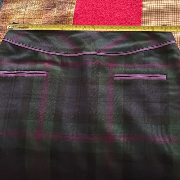 J. McLaughlin Scottish Plaid Fully Lined Mini Skirt with back vent. Size 2 - Picture 7 of 10
